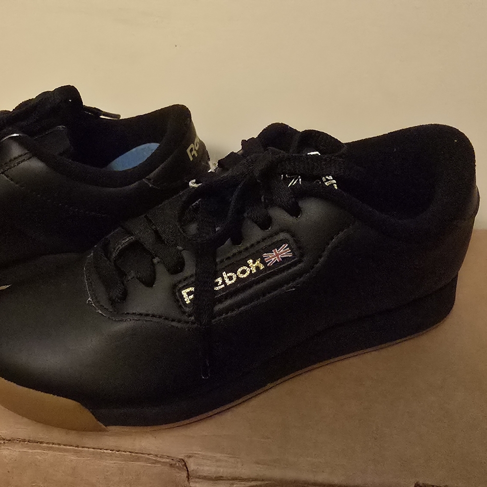 Reebok Sneaker - Picture 2 of 4
